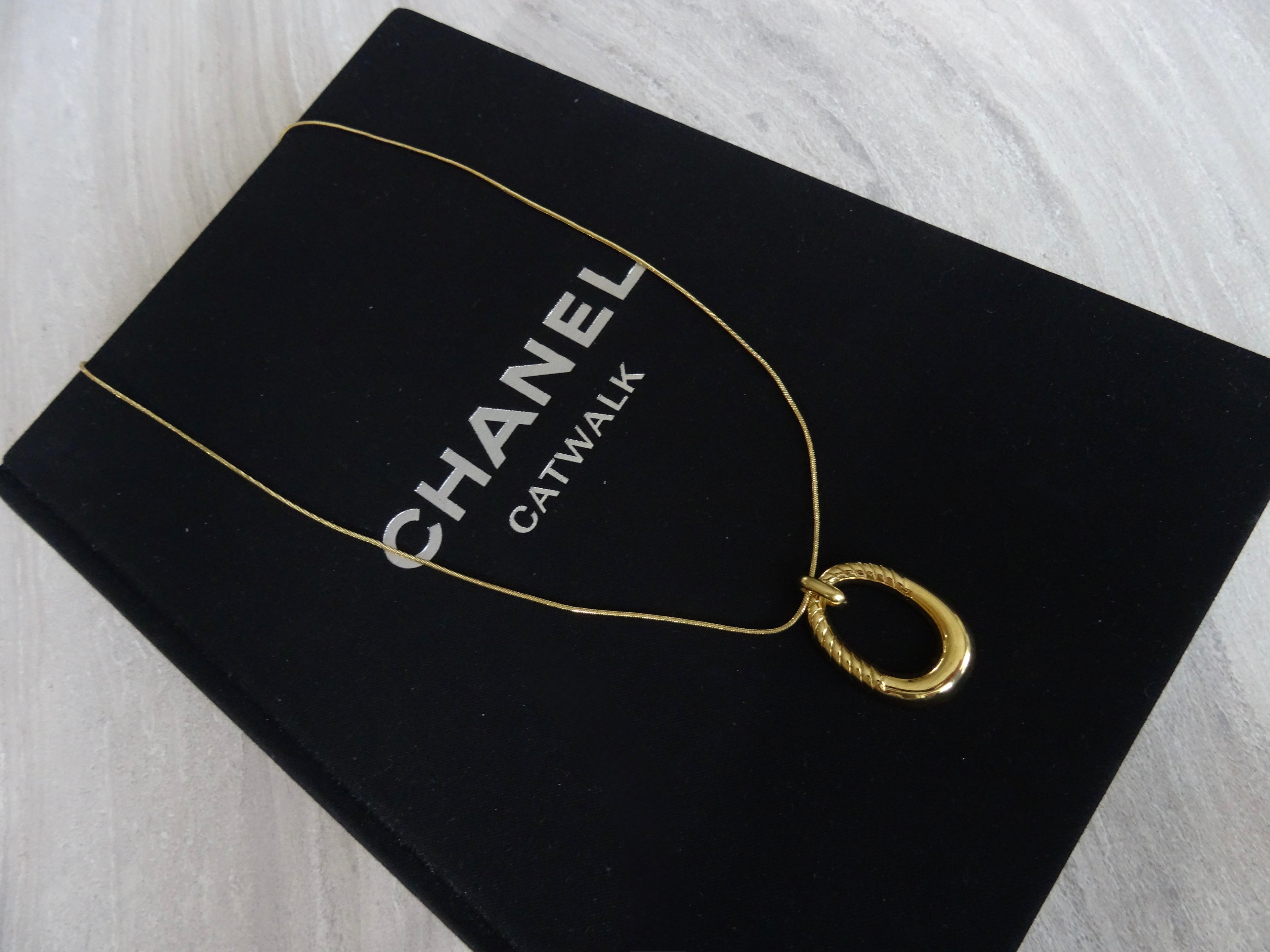 Statement Ketting met Gedraaide Ovaal