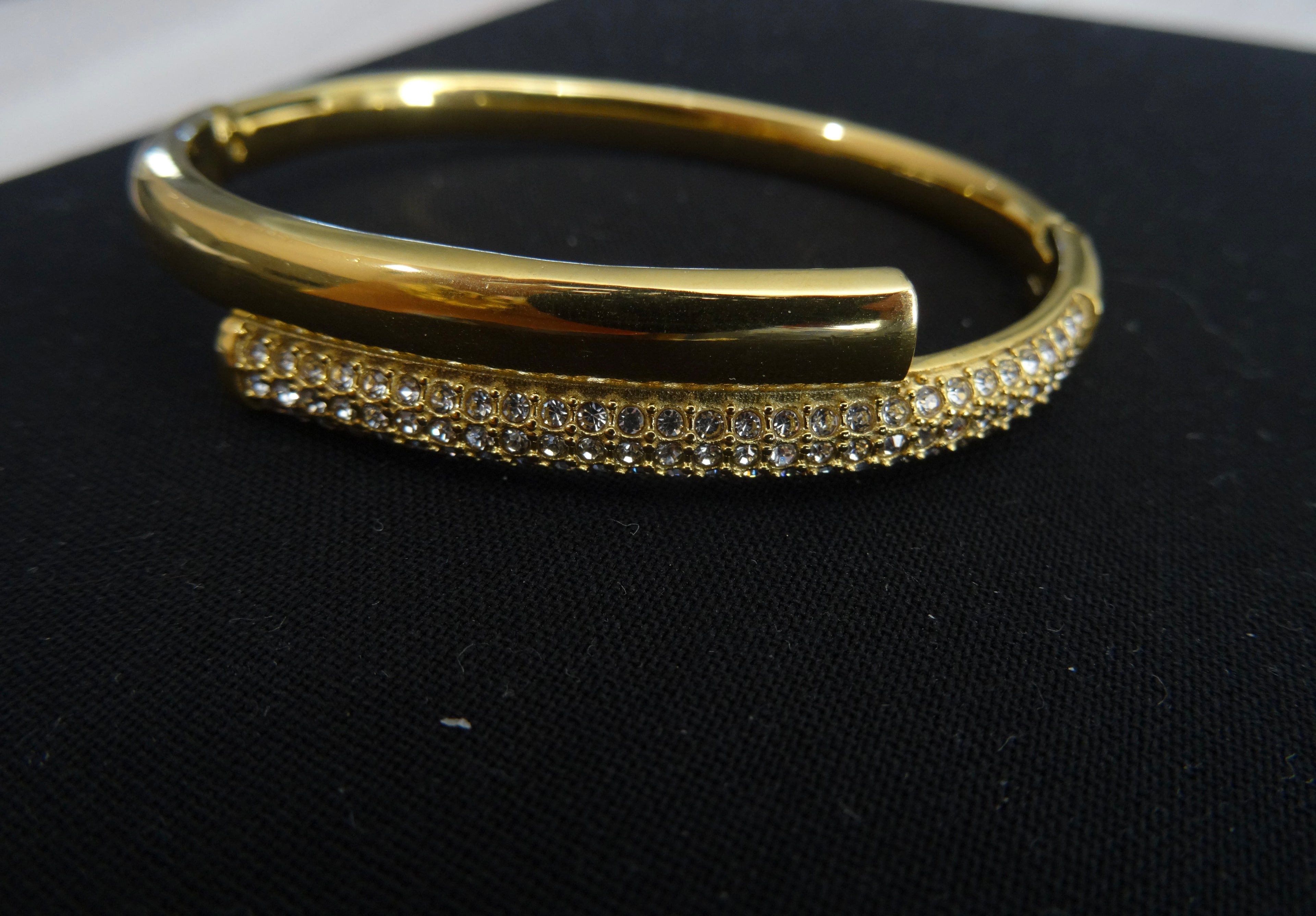 Overlappende Bangle met Zirkonia