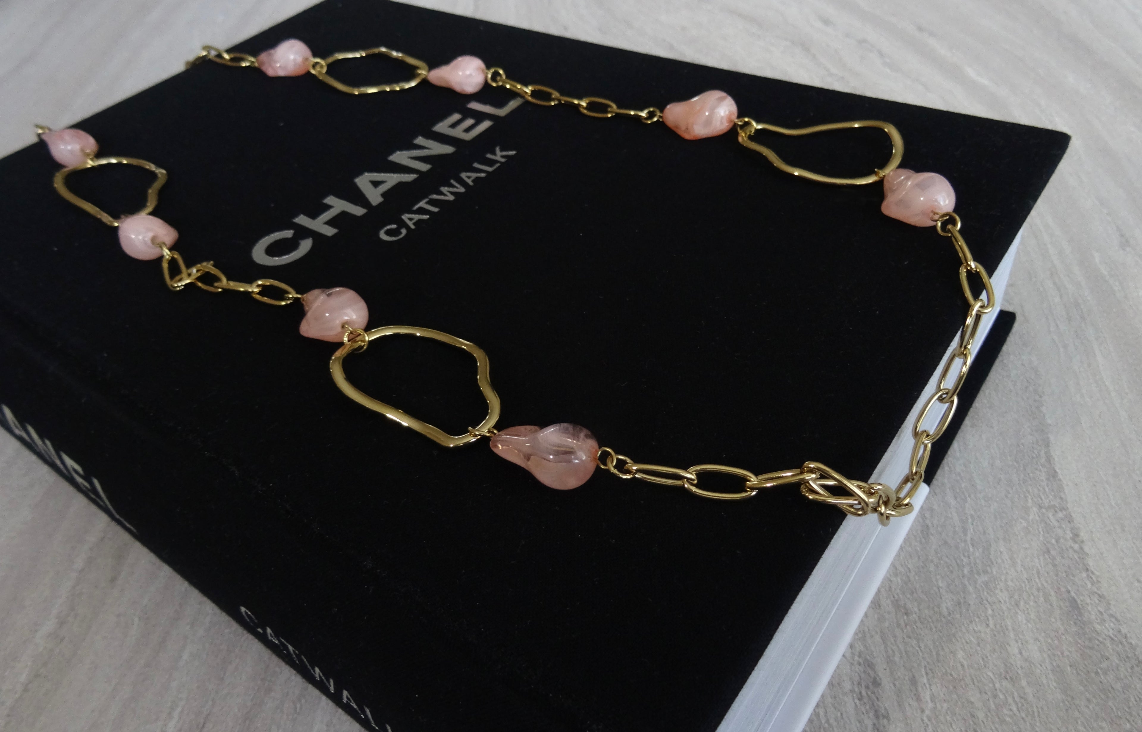 Statement Ketting met Roze Druppels